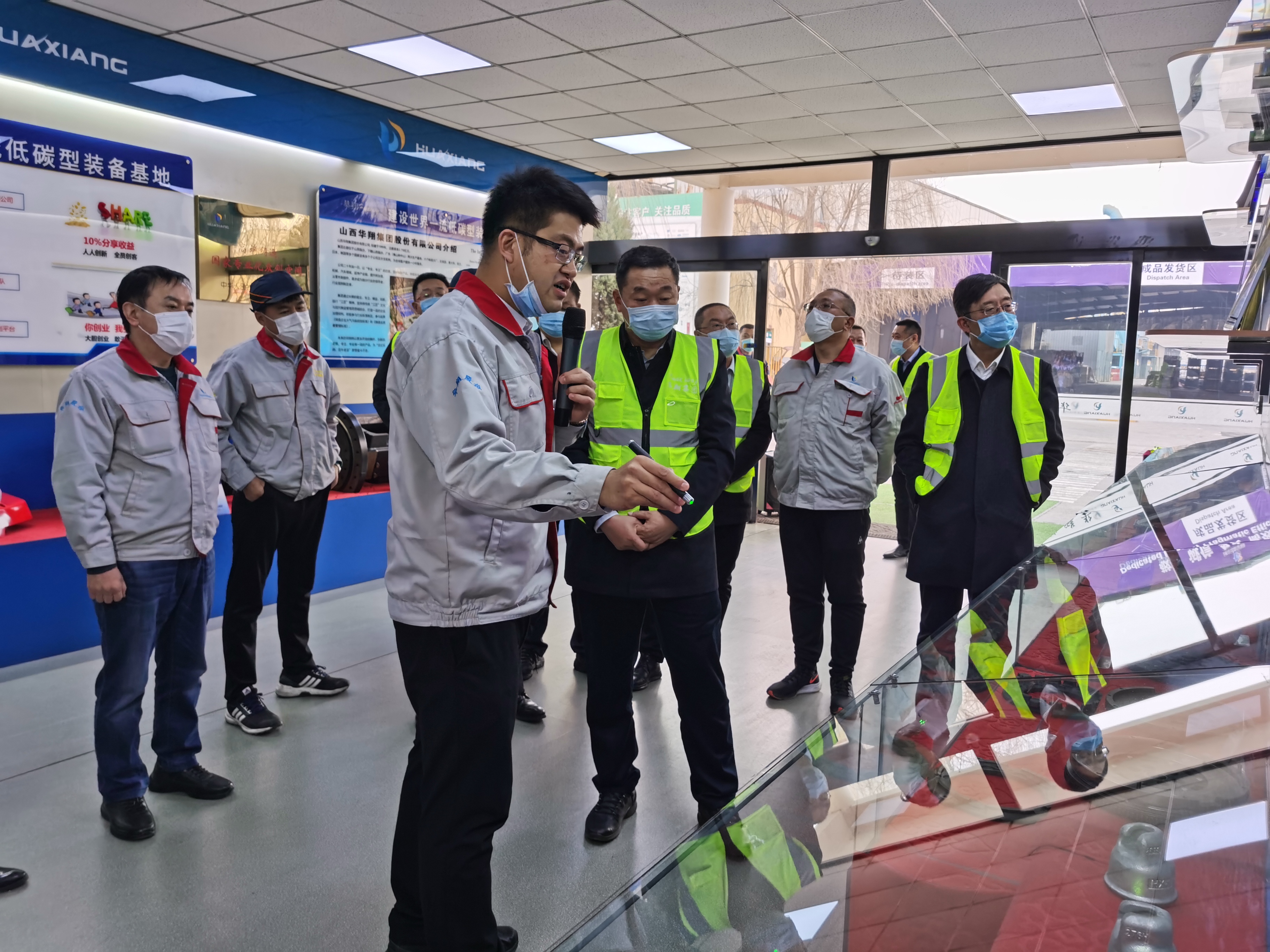 臨汾開(kāi)發(fā)區(qū)黨工委書(shū)記、管委會(huì)主任元福明一行蒞臨我司調(diào)研