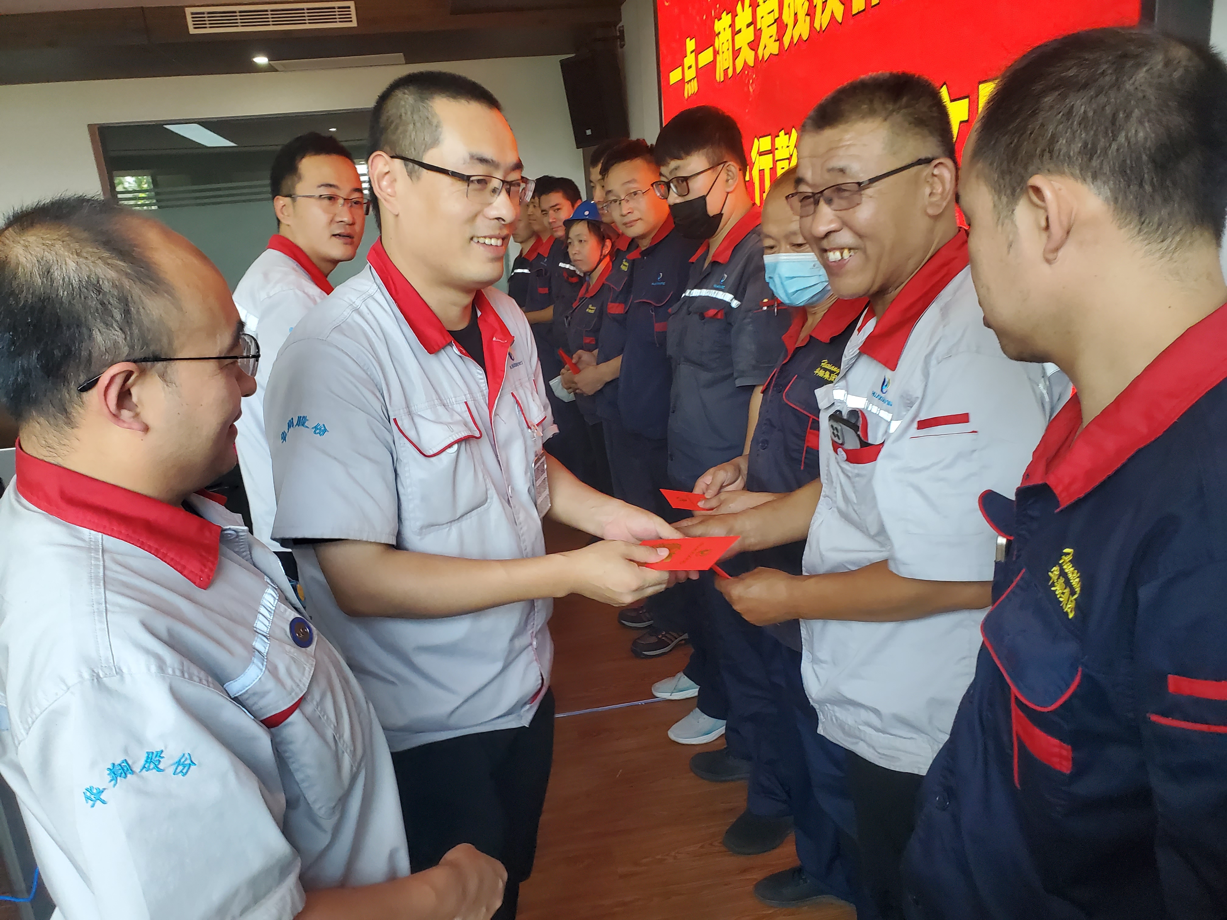 “扶殘助殘有你有我”，華翔很暖心！